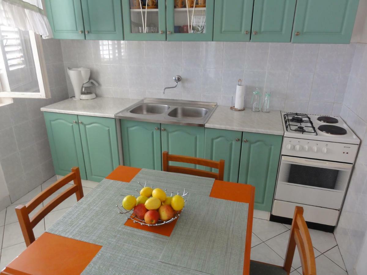 Apartmani Pavlovic Sućuraj Kültér fotó